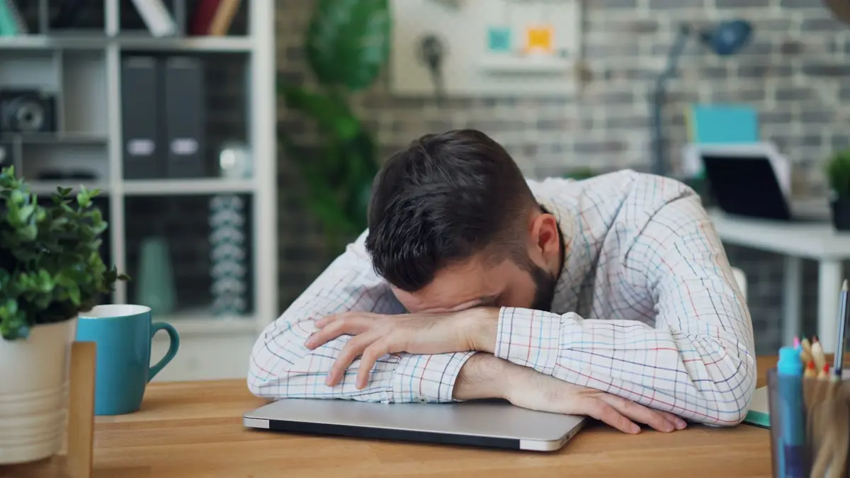 bán đêm ai trả lời khách khi mình ngủ?